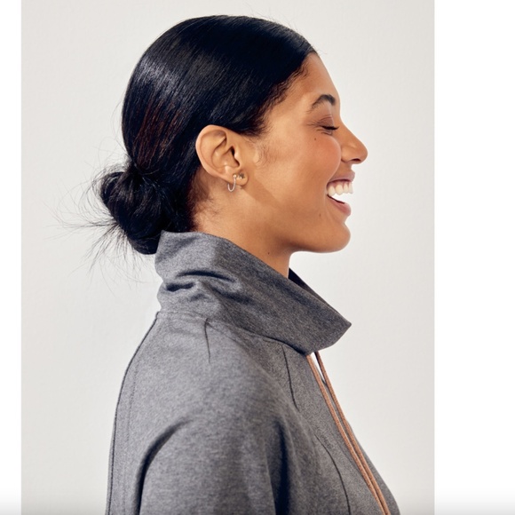 Varley Atlas Mock Neck Sweatshirt, Gray, Size Small - Picture 11 of 11